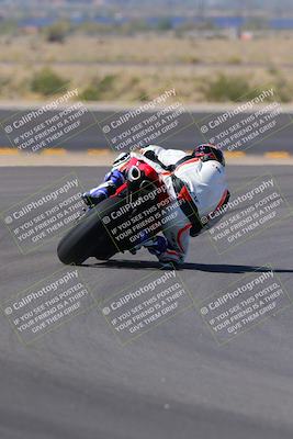 media/Oct-08-2022-SoCal Trackdays (Sat) [[1fc3beec89]]/Turn 11 Backside (1145am)/